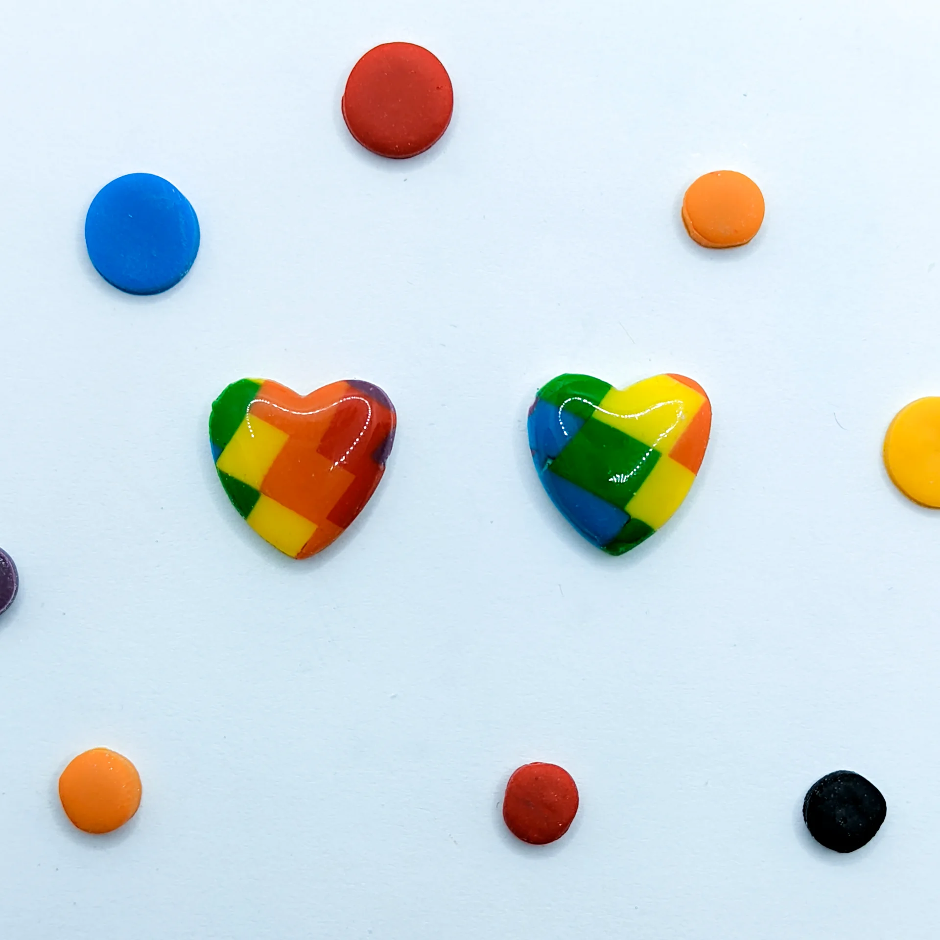 Pendientes orgullo corazon cuadrados