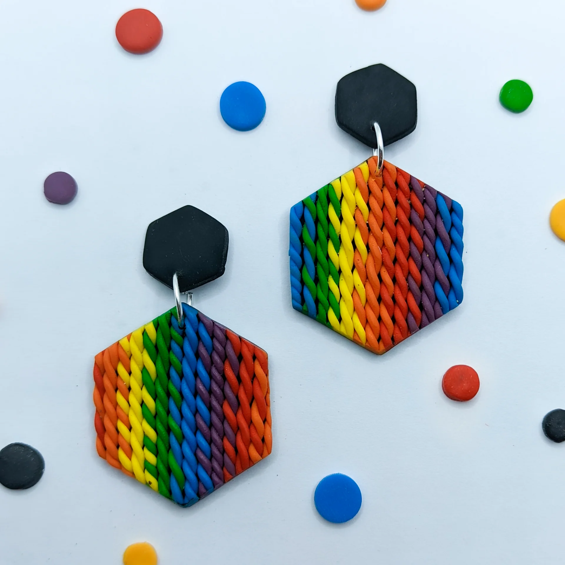 Pendiente orgullo tejido hex