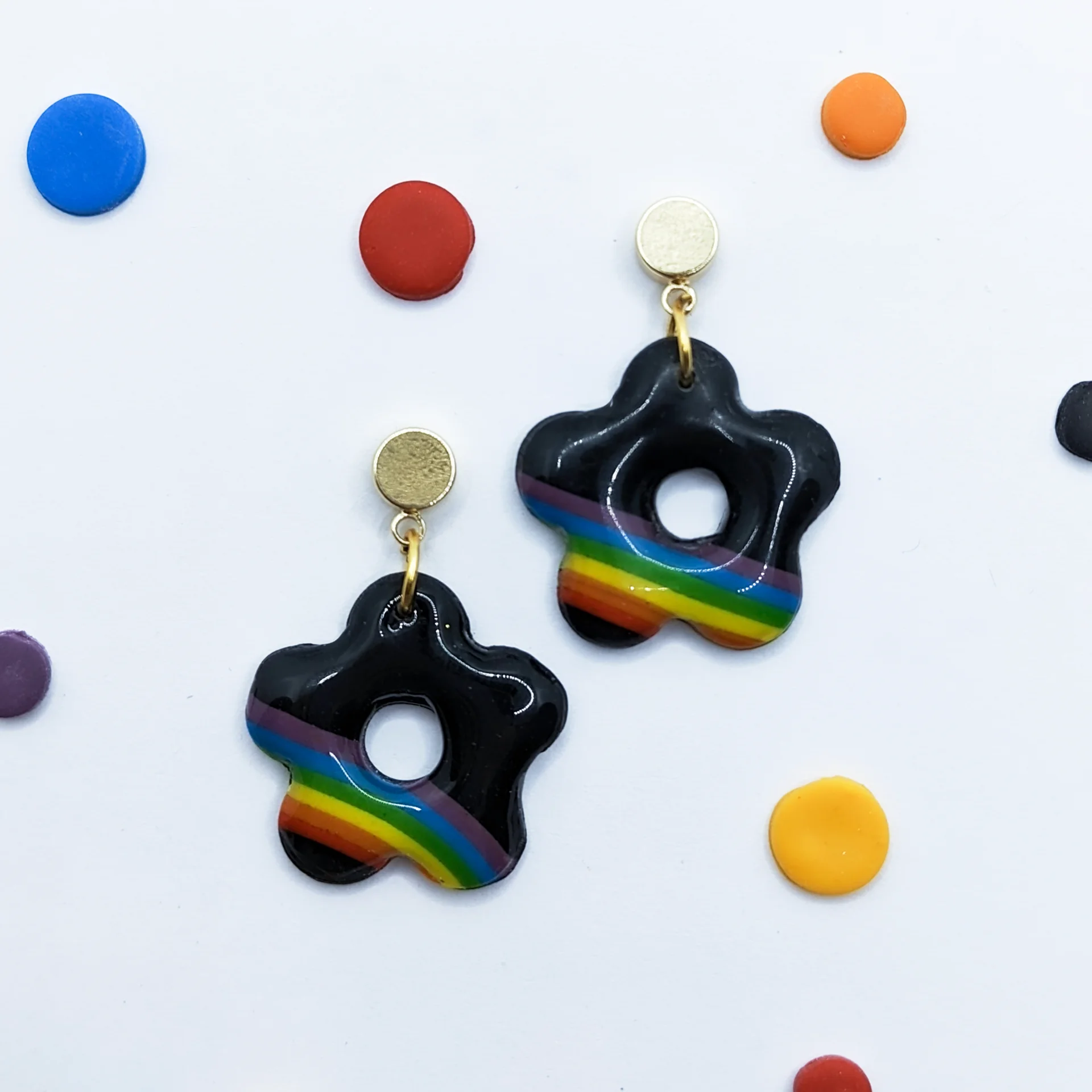 Pendientes Orgullo flor negros