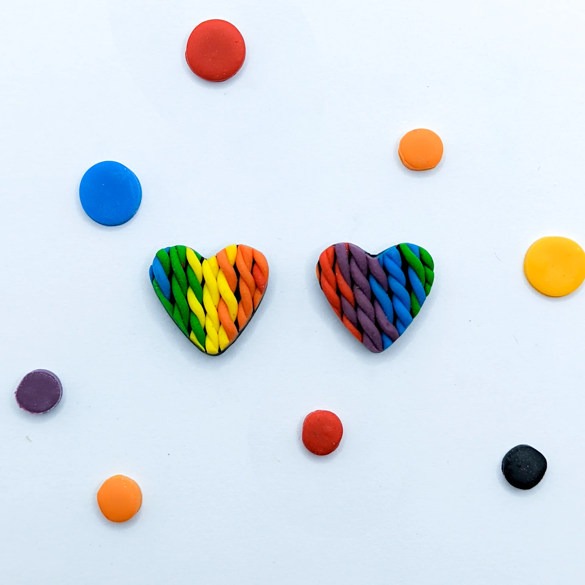 Pendientes orgullo tejido corazon