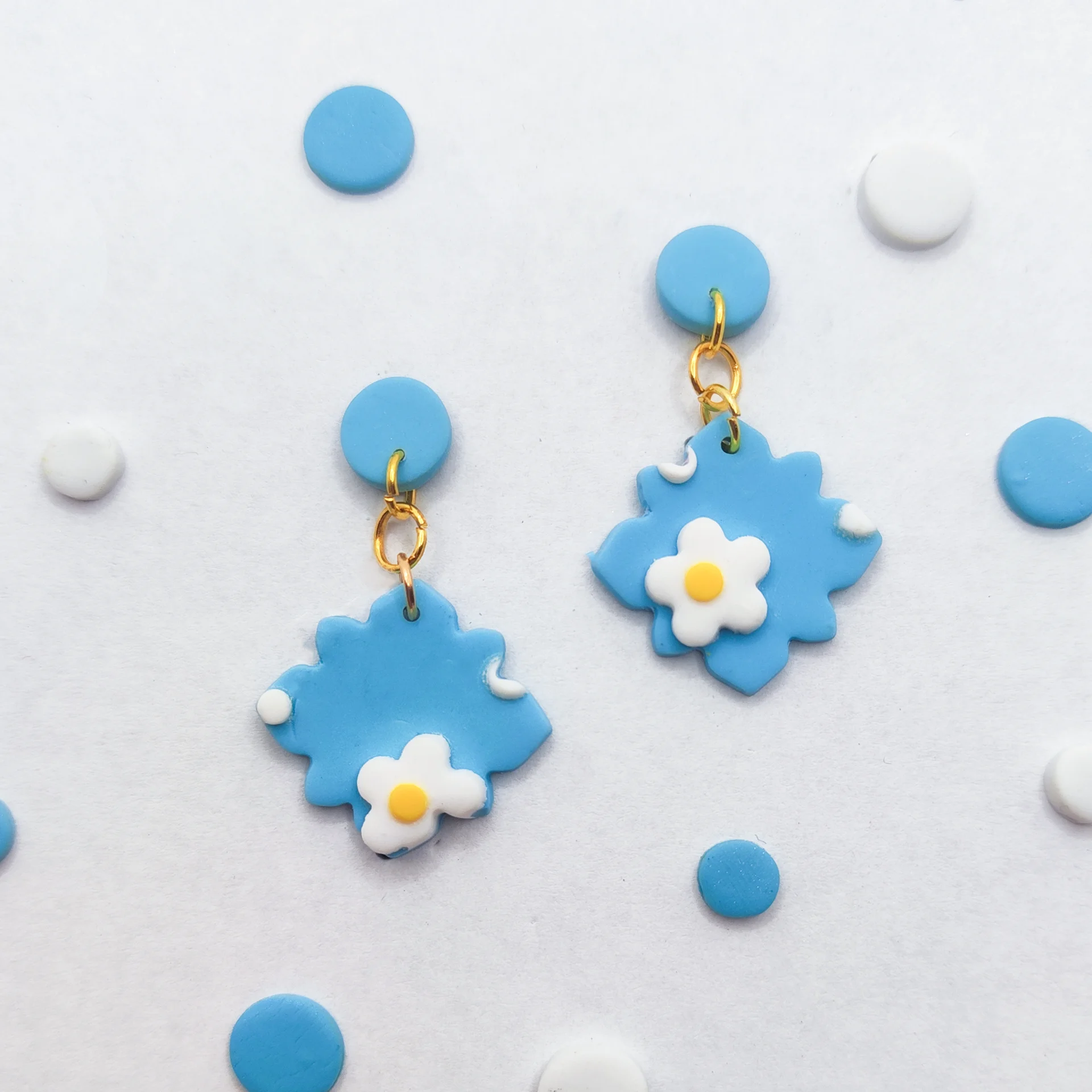 Pendientes de margaritas azules