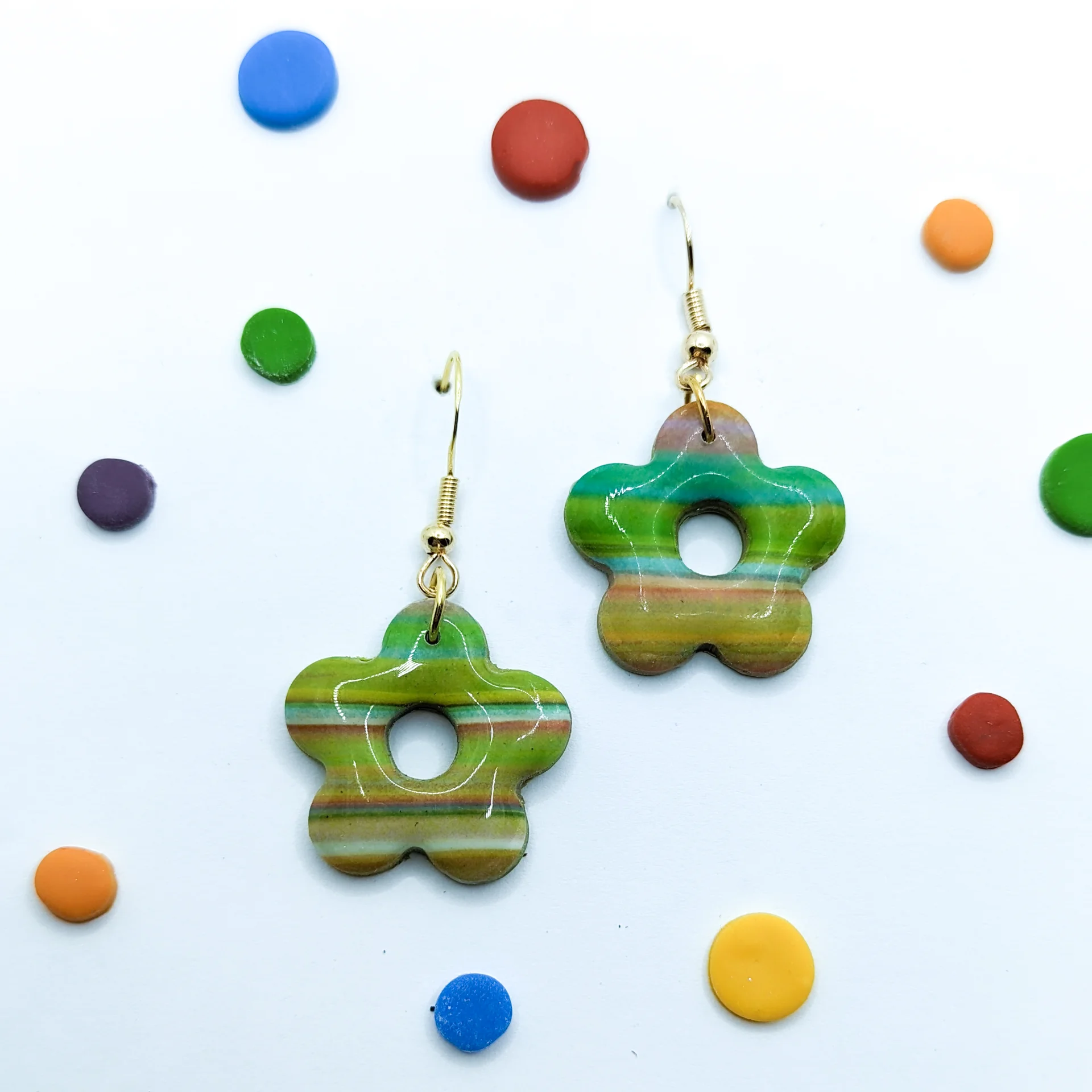 Pendientes flores rayas oro